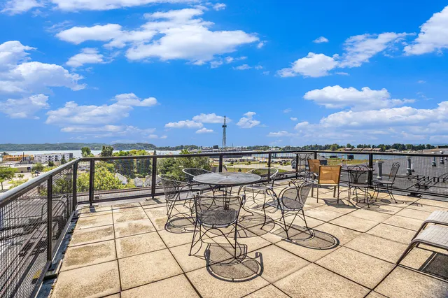 $729,900 | 105 West Danaher Street, Unit 201, Ludington, MI 49431