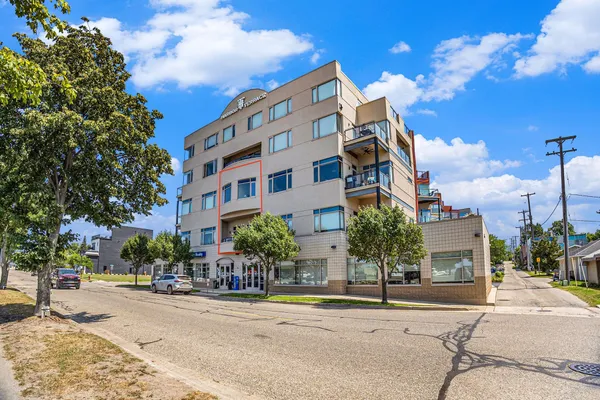 $699,000 | 105 West Danaher Street, Unit 201, Ludington, MI 49431