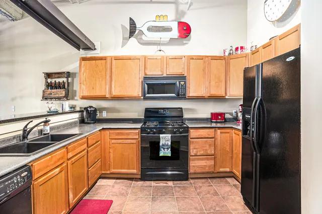 $729,900 | 105 West Danaher Street, Unit 201, Ludington, MI 49431