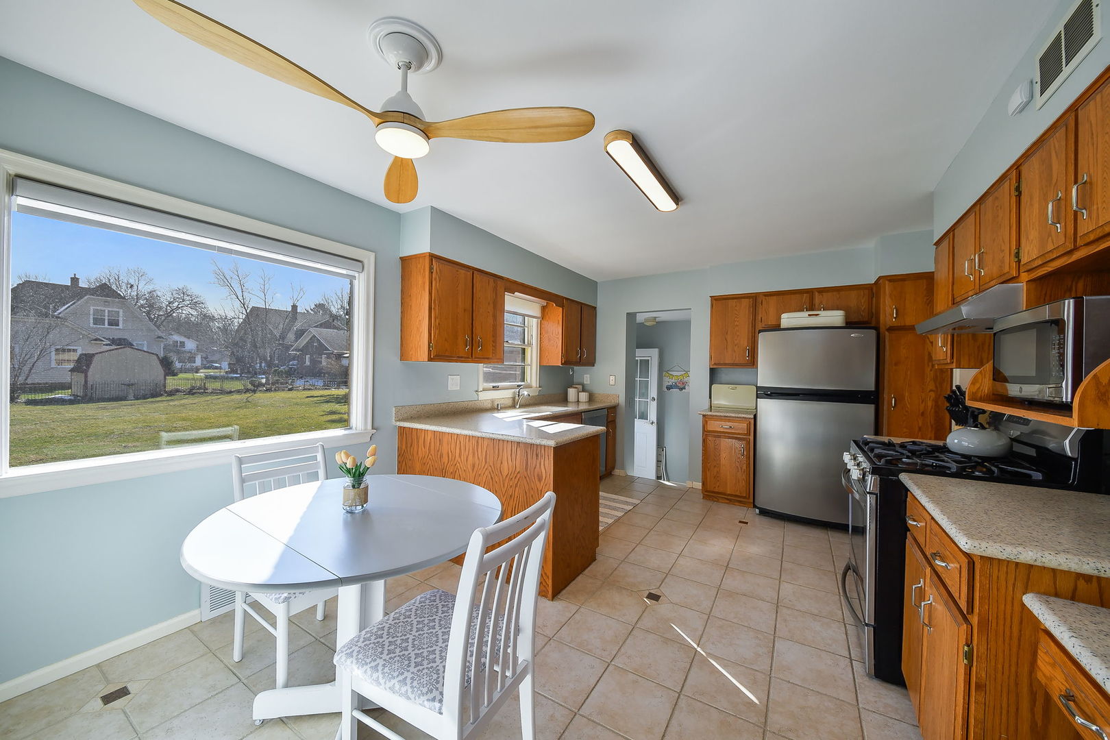 1031 North Spring Street Elgin, IL 60120 - Photo 9 of 28