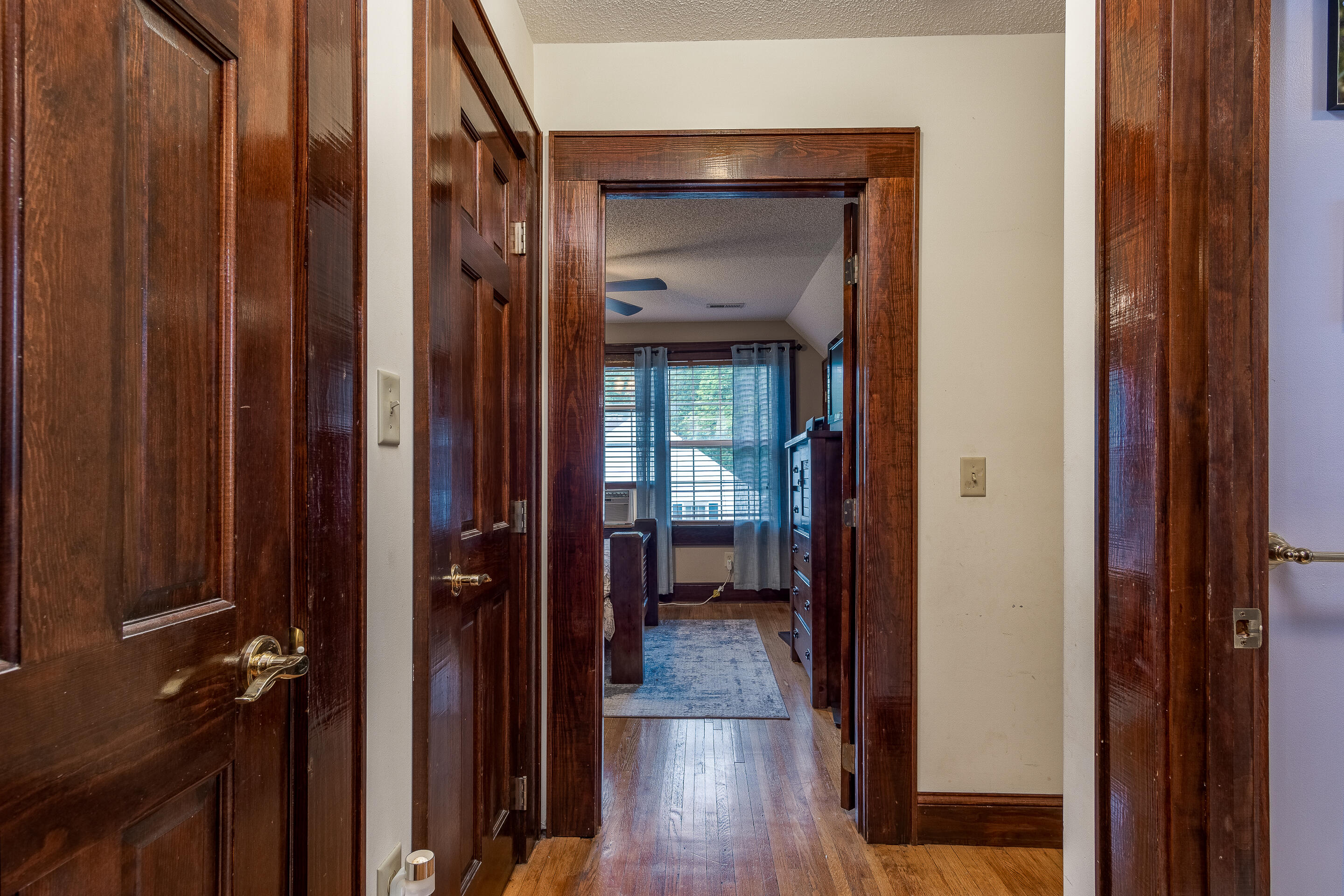 1709 Clifton Road Bristol, TN 37620 - Photo 23 of 42 interior-17