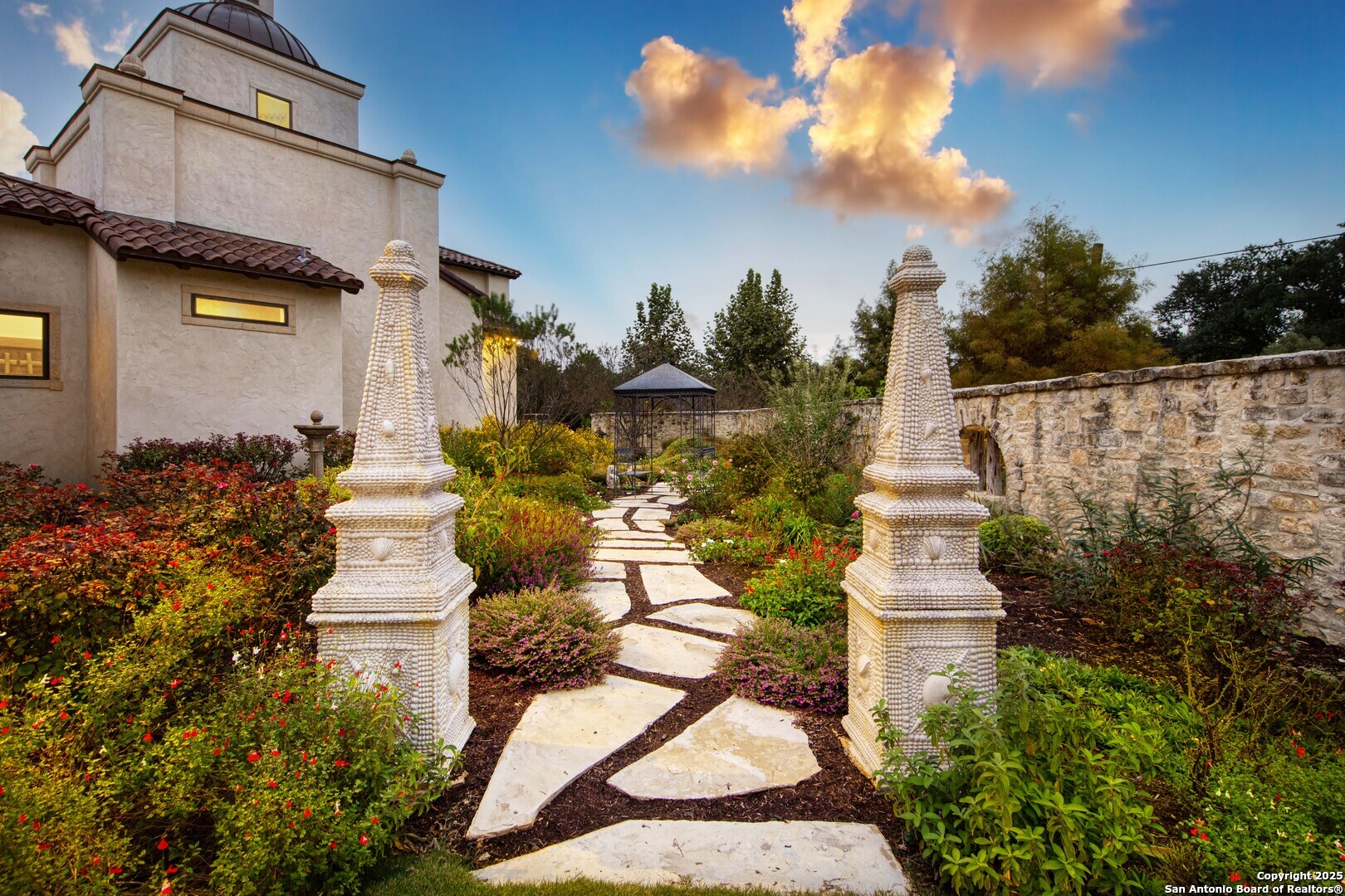 640 Terrell Road Terrell Hills, TX 78209 - Photo 31 of 34 a view of statue in front of house