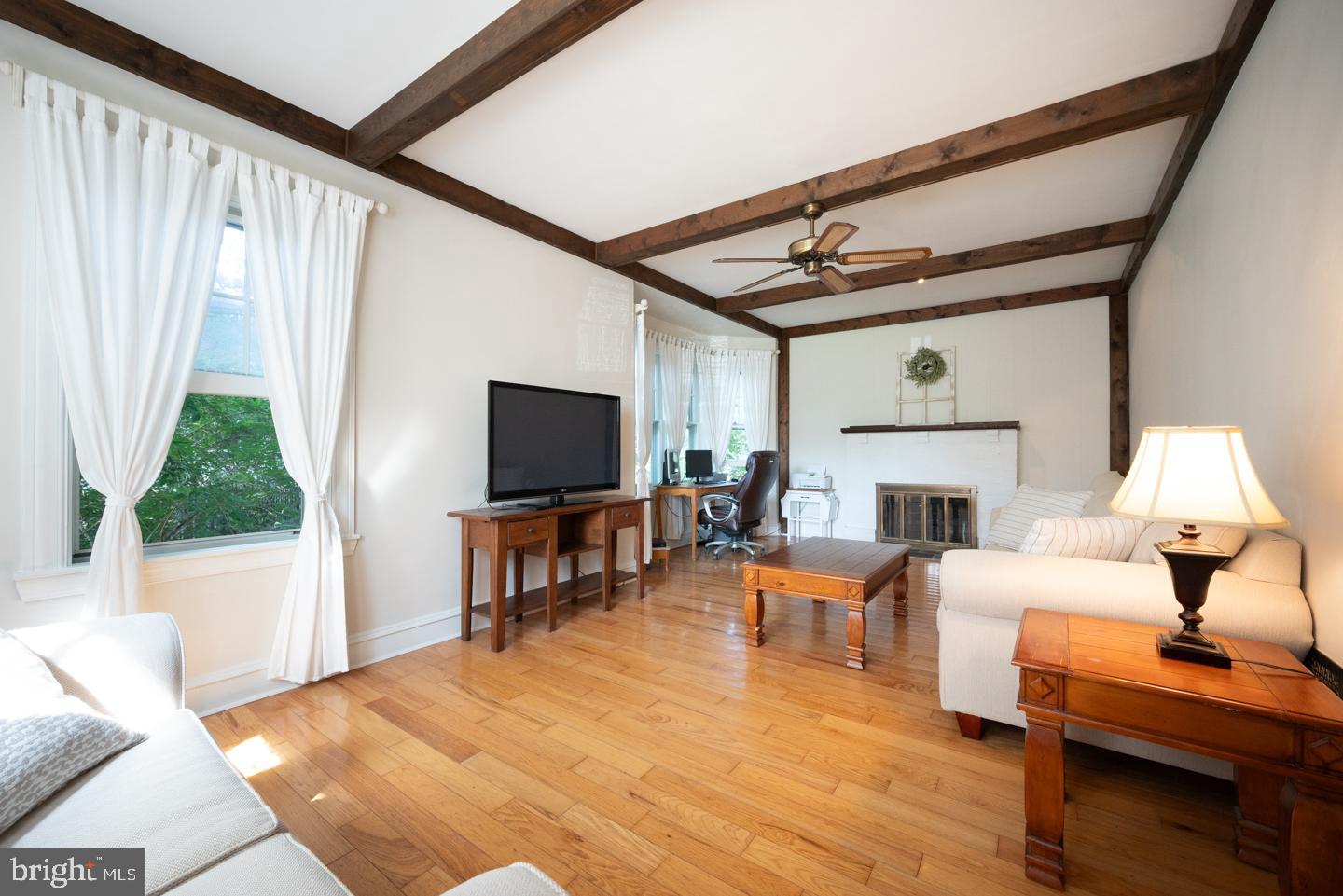 809 Green Lane Secane, PA 19018 - Photo 12 of 79