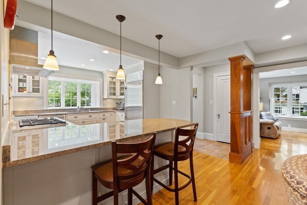40 Locust Avenue Lexington, MA 02421 - Photo 8 of 42 Gallery Image 8