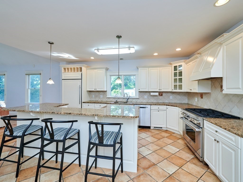 20 Garland Road Newton, MA 02459 - Photo 4 of 41 Gallery Image 4