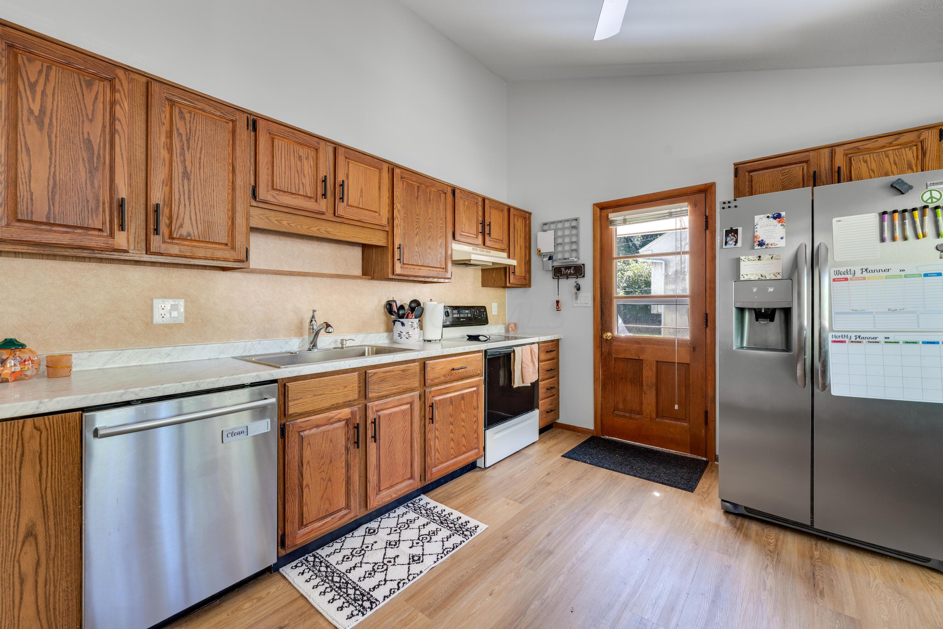 1099 Roche Court Columbus, OH 43229 - Photo 10 of 24 Kitchen 1