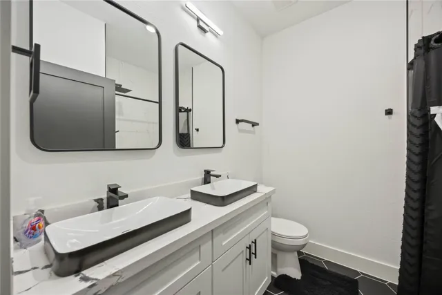 $2,385 | 964 Lucky Street, Unit B, Houston, TX 77088