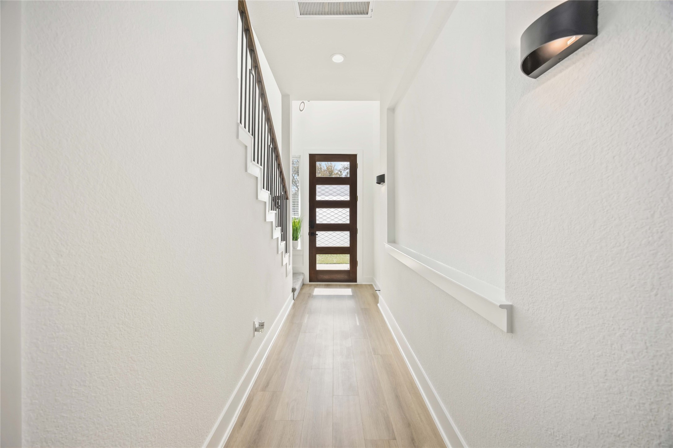 964 Lucky Street, Unit B Houston, TX 77088 - Photo 3 of 30