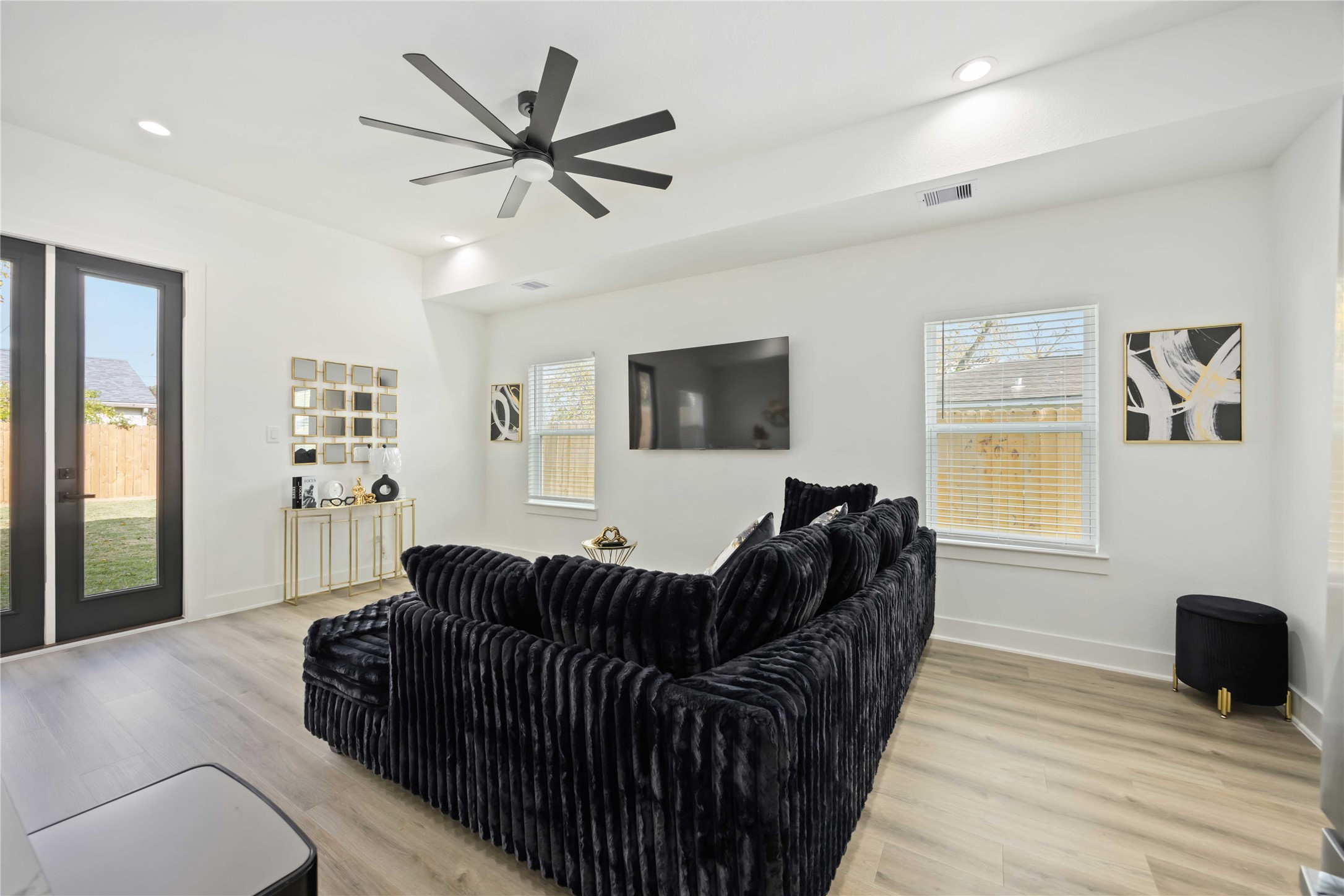 964 Lucky Street, Unit B Houston, TX 77088 - Photo 5 of 30