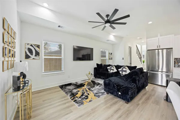 $2,150 | 964 Lucky Street, Unit B, Houston, TX 77088