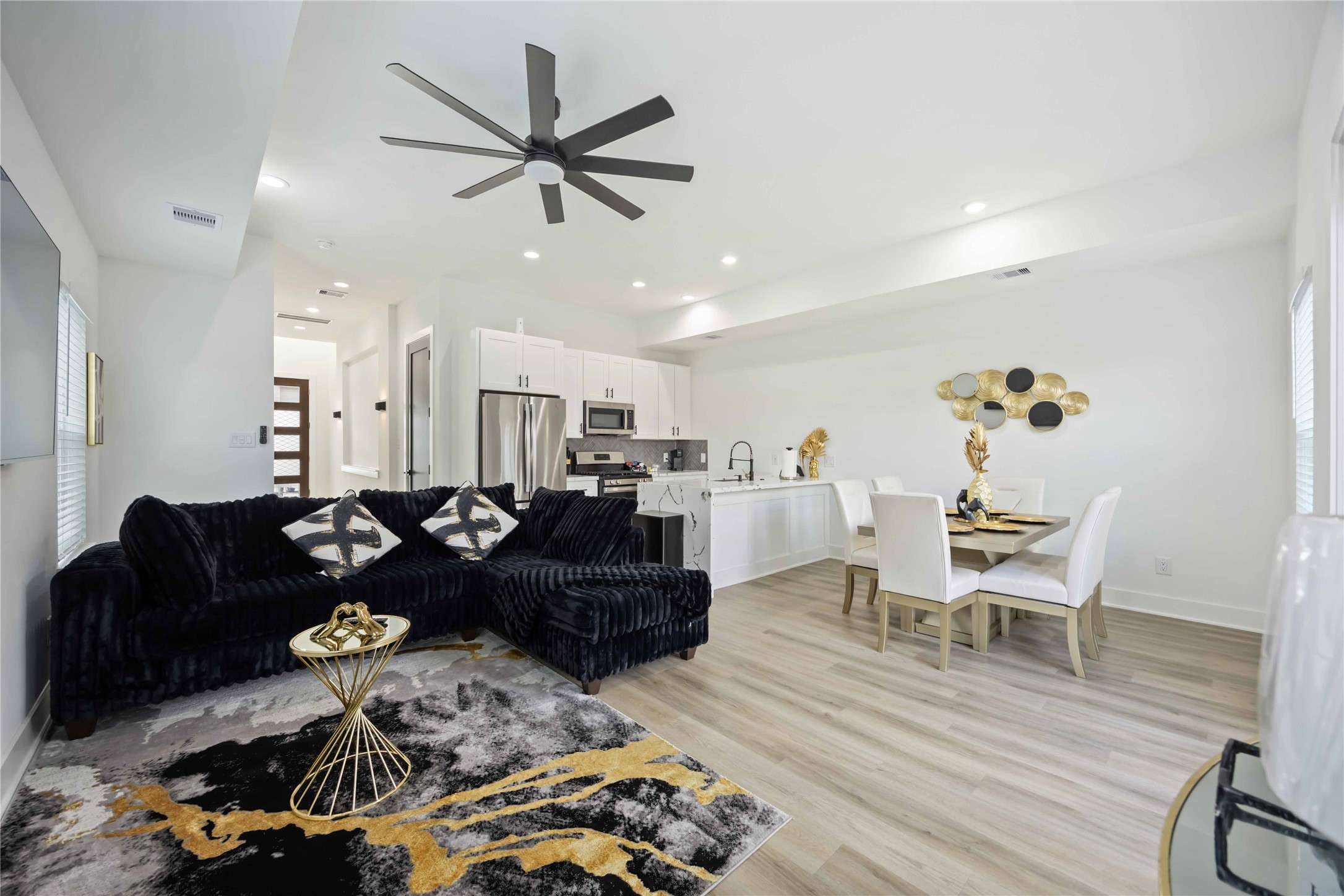 964 Lucky Street, Unit B Houston, TX 77088 - Photo 7 of 30