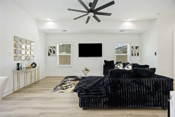 $2,150 | 964 Lucky Street, Unit B, Houston, TX 77088