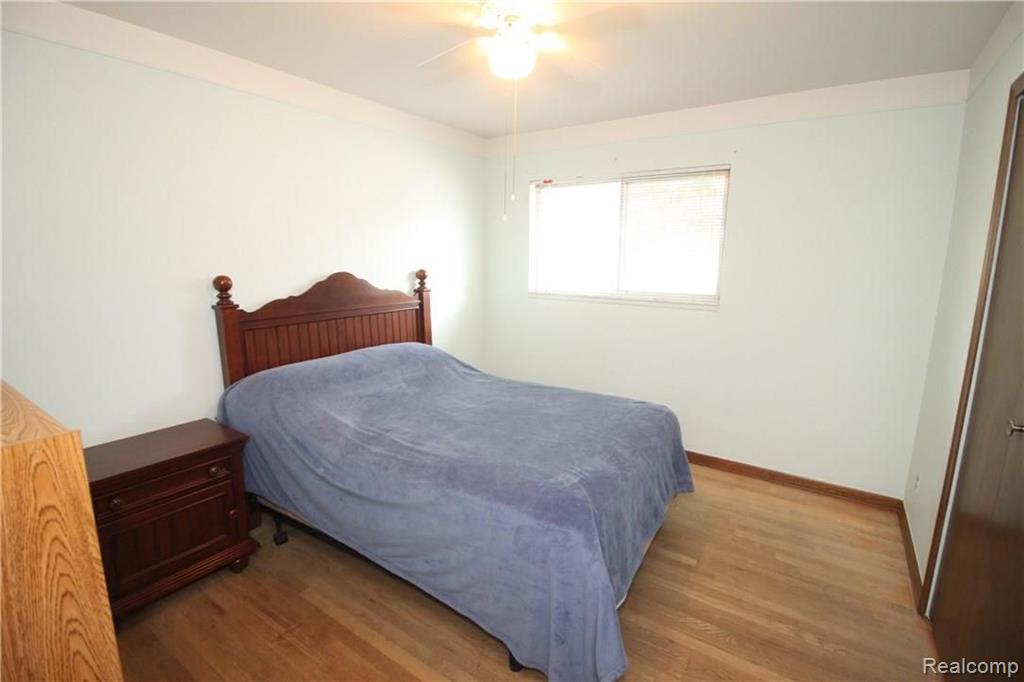 25250 Alex Street Center Line, MI 48015 - Photo 12 of 26