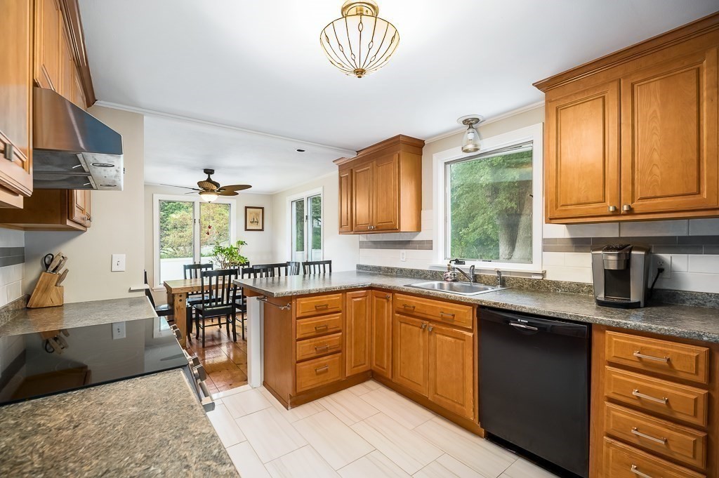 60 Lakeman's Lane Ipswich, MA 01938 - Photo 2 of 35