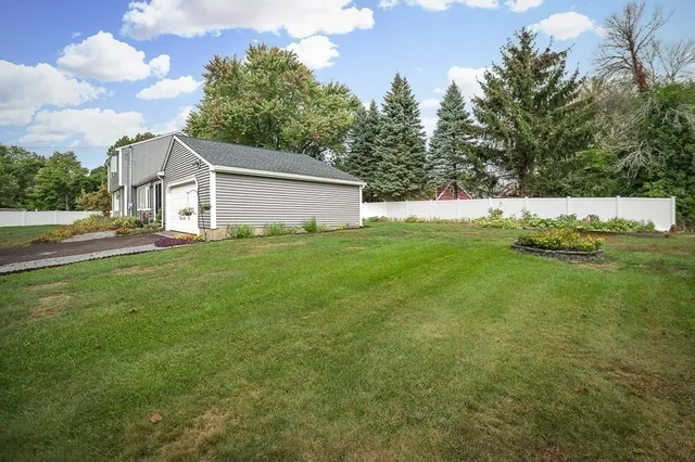 $874,900 | 60 Lakeman's Lane, Ipswich, MA 01938