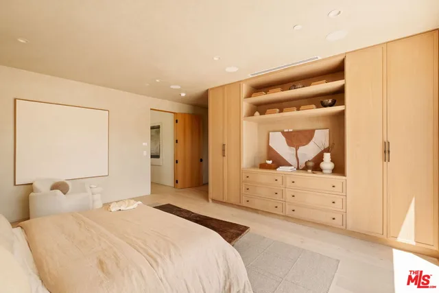 $4,595,000 | 636 North Laurel Avenue, Los Angeles, CA 90048