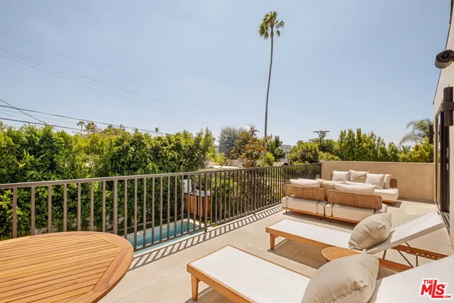 $4,595,000 | 636 North Laurel Avenue, Los Angeles, CA 90048