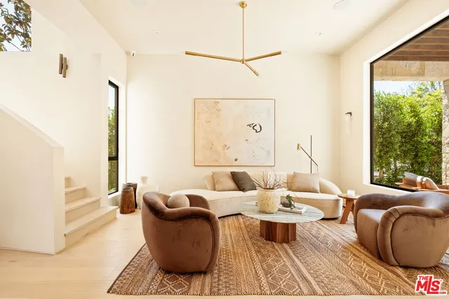 $4,595,000 | 636 North Laurel Avenue, Los Angeles, CA 90048