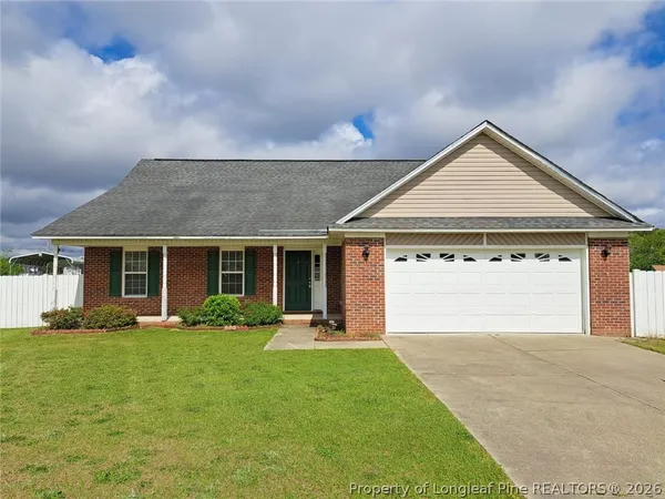 $2,200 | 206 Sandspur Court, Raeford, NC 28376