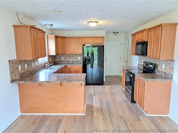 $2,200 | 206 Sandspur Court, Raeford, NC 28376