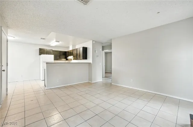 $1,000 | 4651 Amberleigh Lane, Unit D, Las Vegas, NV 89121