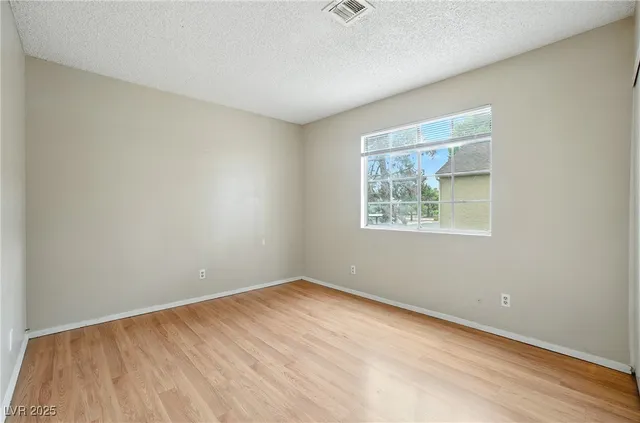 $1,000 | 4651 Amberleigh Lane, Unit D, Las Vegas, NV 89121