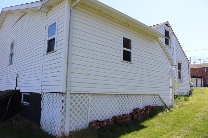 315 Maple Street Indiana, PA 15701 - Photo 4 of 10 Gallery Image 4