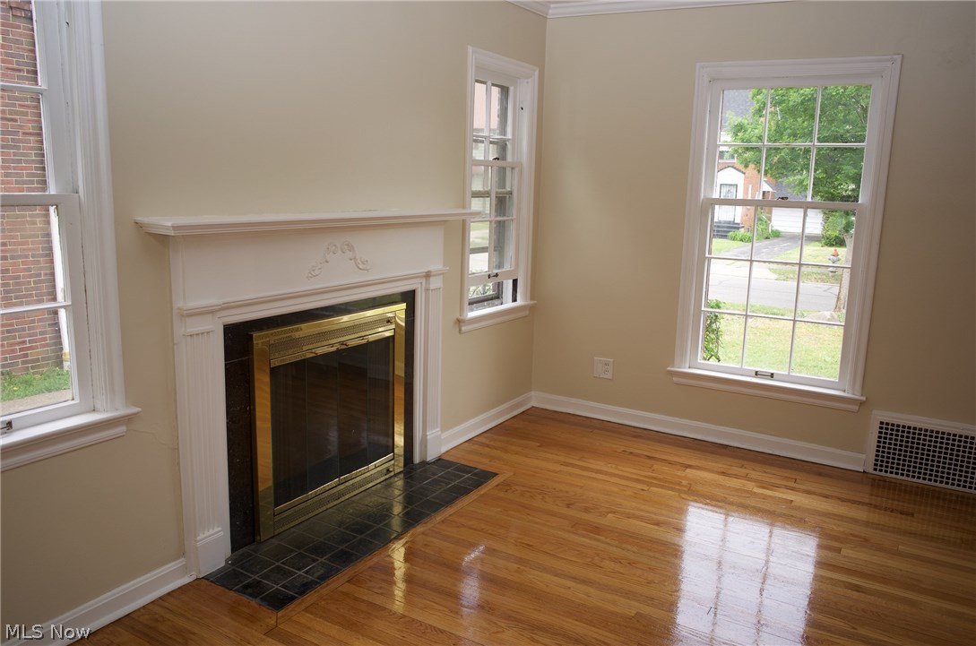 1025 Helmsdale Road Cleveland Heights, OH 44112 - Photo 5 of 20