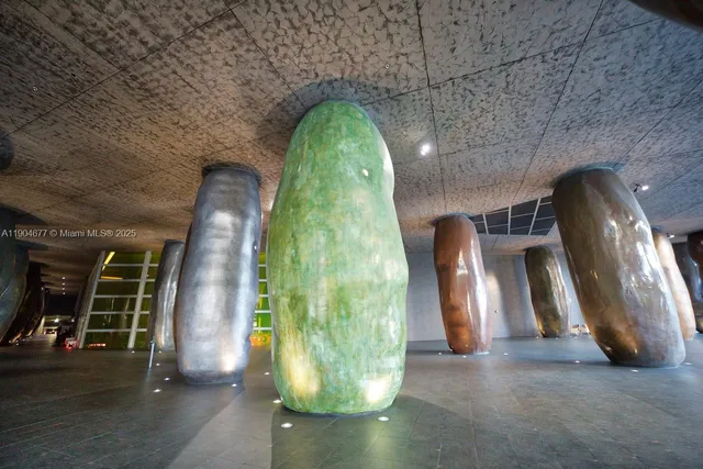 $6,950 | 465 Brickell Avenue, Unit 2001, Miami, FL 33131