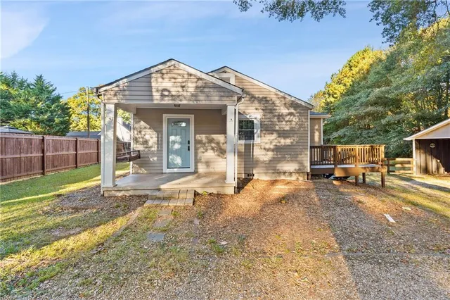 a view of a house with a outdoor space