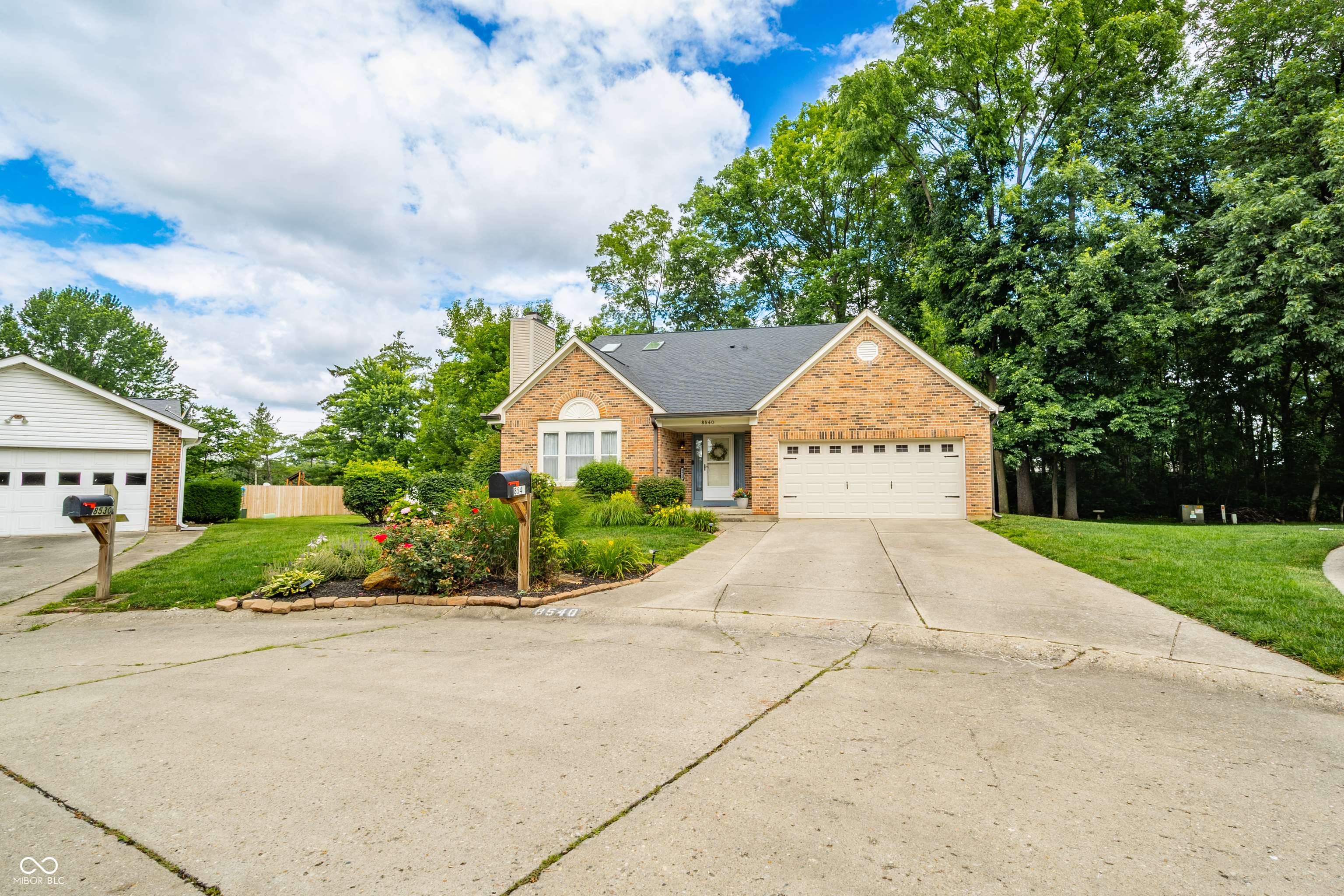 8540 Castle Ridge Lane Indianapolis, IN 46256 - Photo 4 of 47