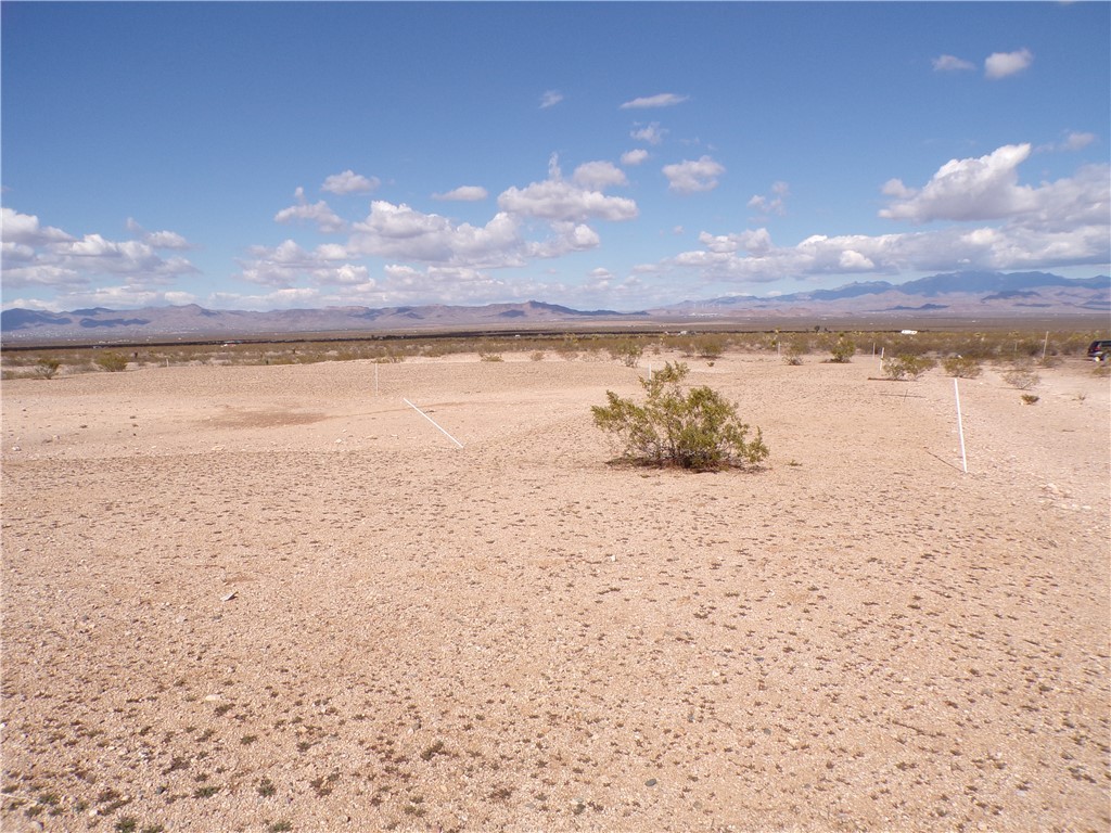 3821 Muscovite Road Golden Valley, AZ 86413 - Photo 10 of 29 a view of a lake view
