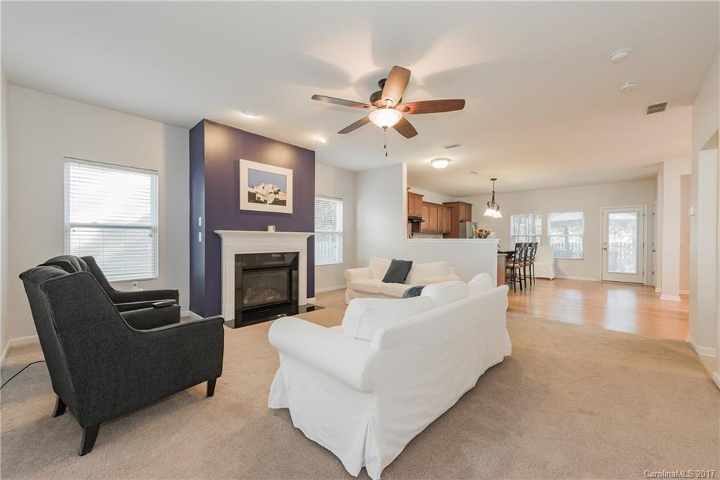 9510 Fernspray Road Charlotte, NC 28215 - Photo 3 of 24 Gallery Image 3