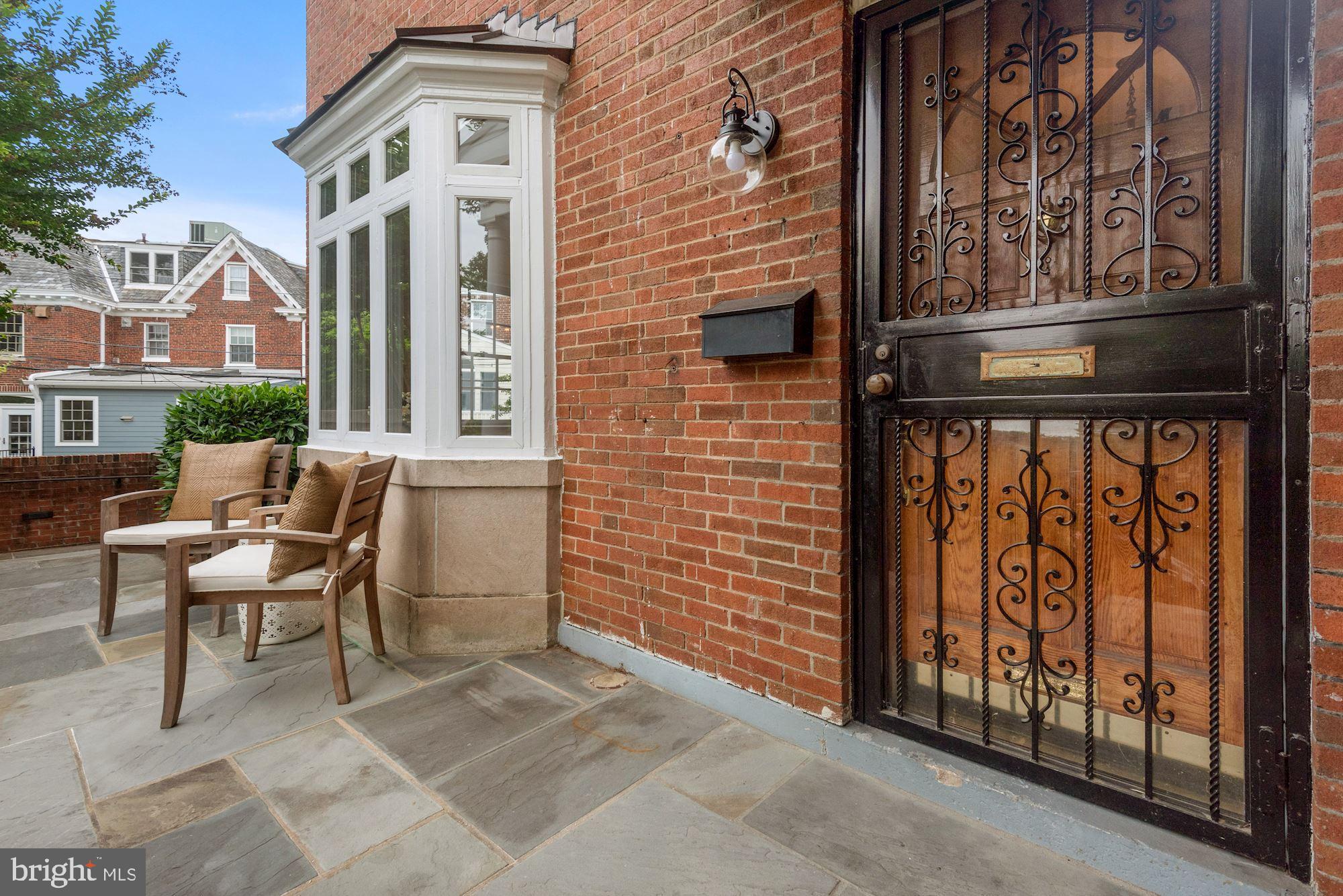 2918 28th Street Northwest Washington, DC 20008 - Photo 5 of 76