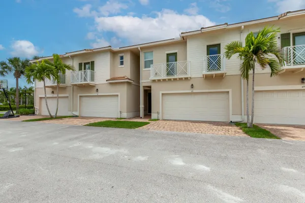 $3,425 | 63 Dogwood Court, Royal Palm Beach, FL 33411