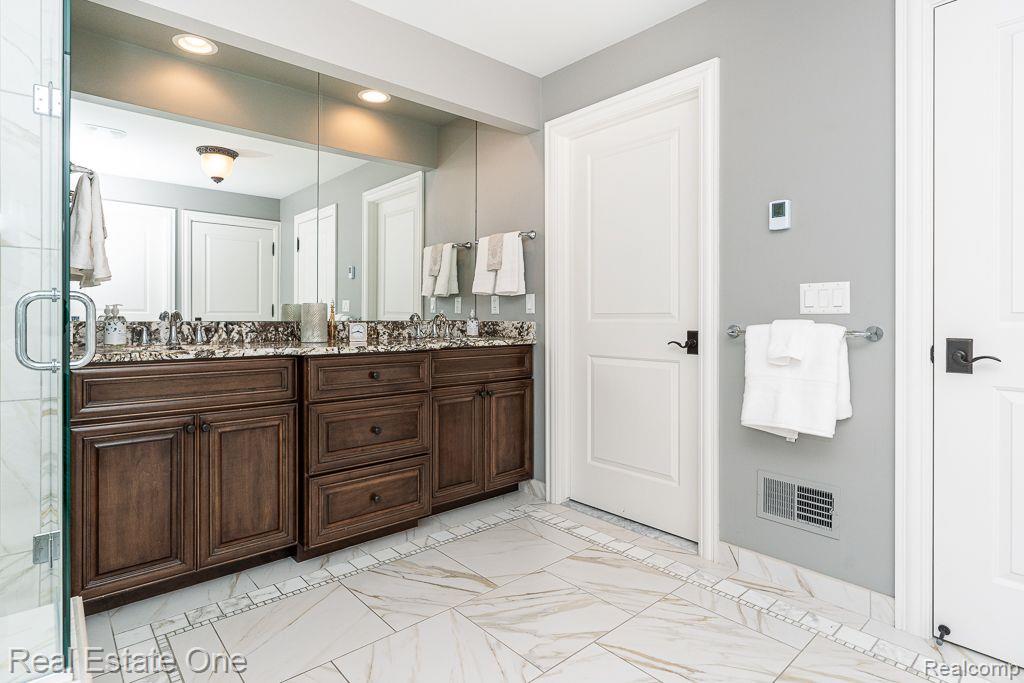 611 Wellington Circle Rochester Hills, MI 48309 - Photo 53 of 70