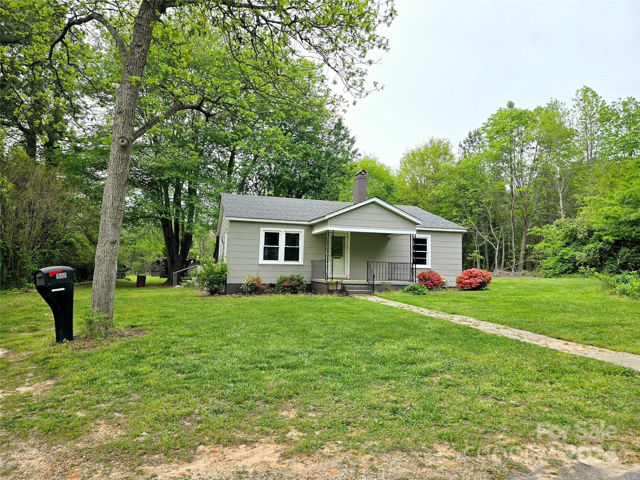 1660 Robert Martin Road Catawba, NC 28609 - Photo 1 of 22 Gallery Image 1
