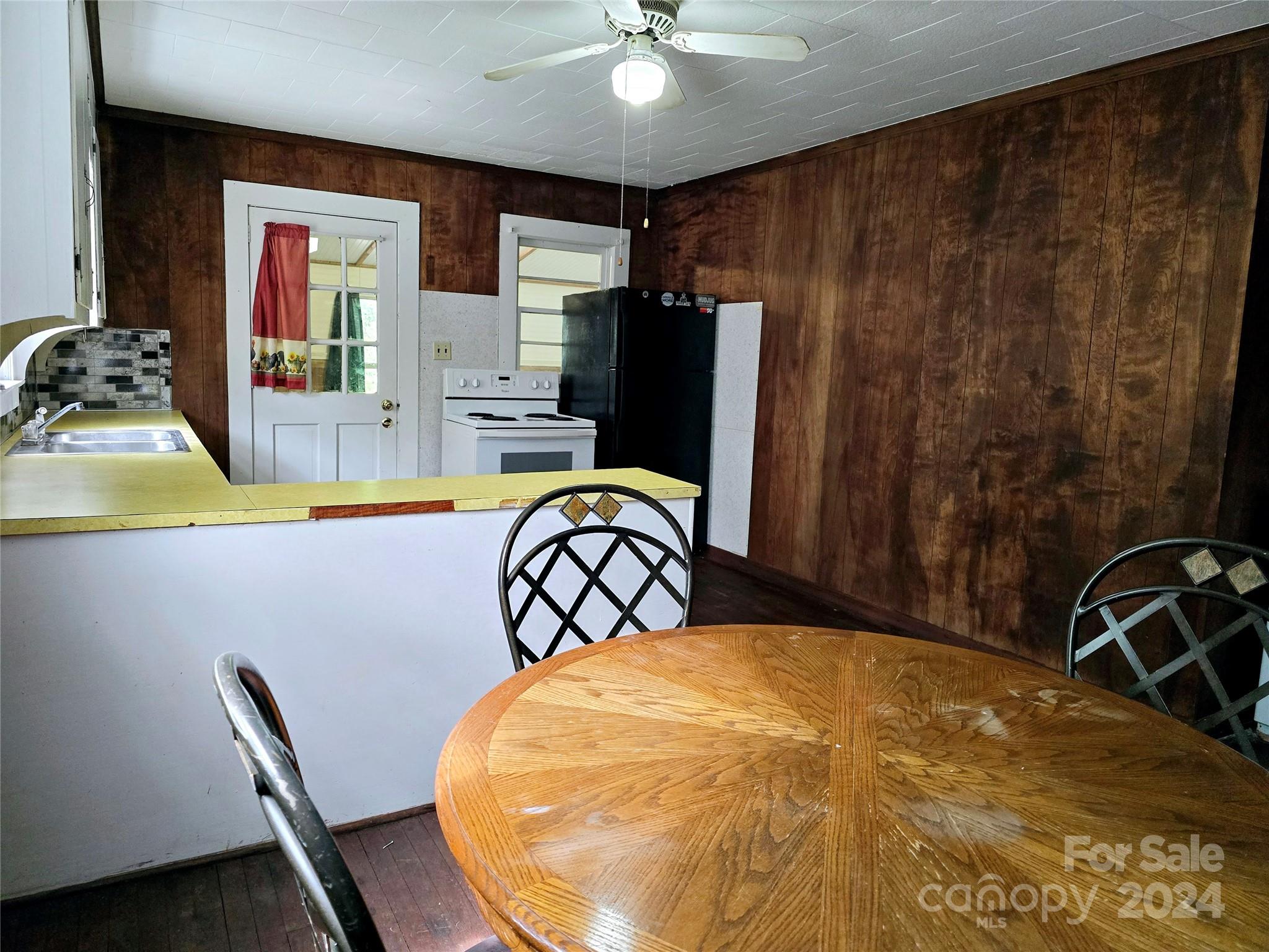 1660 Robert Martin Road Catawba, NC 28609 - Photo 7 of 22 Gallery Image 7