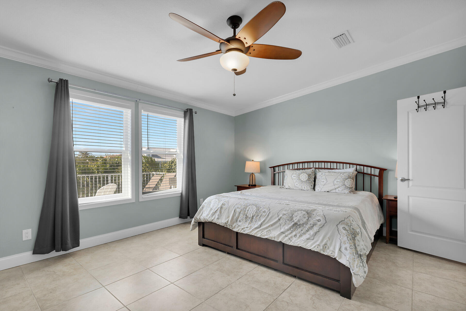 415 Sombrero Beach Road Marathon, FL 33050 - Photo 18 of 41 a bedroom with a bed and window