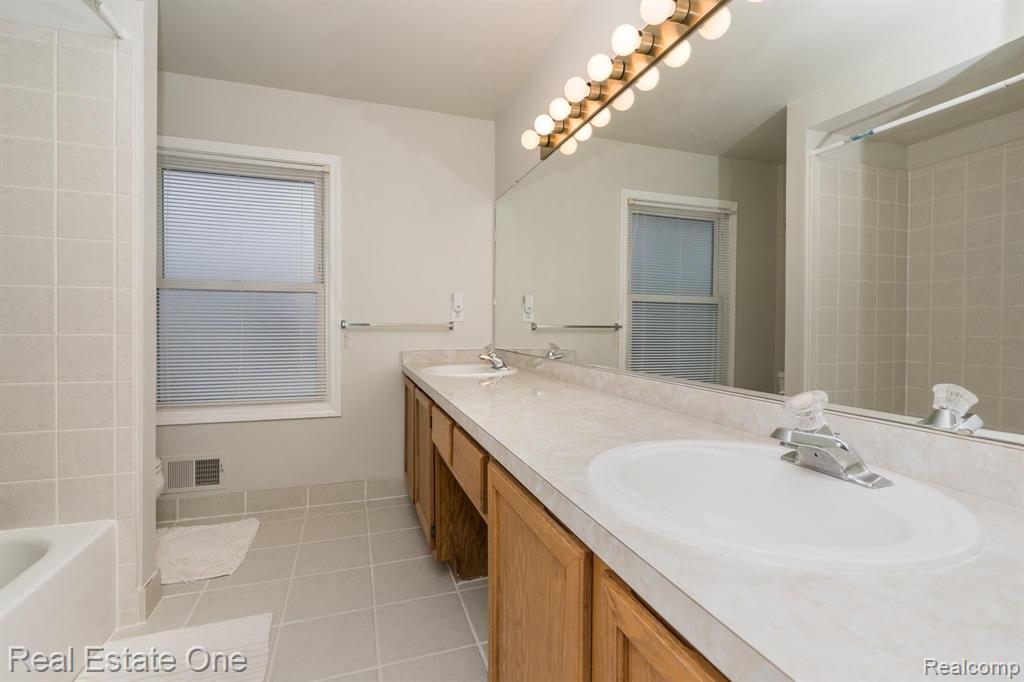 3151 Primrose Drive Rochester Hills, MI 48307 - Photo 36 of 48