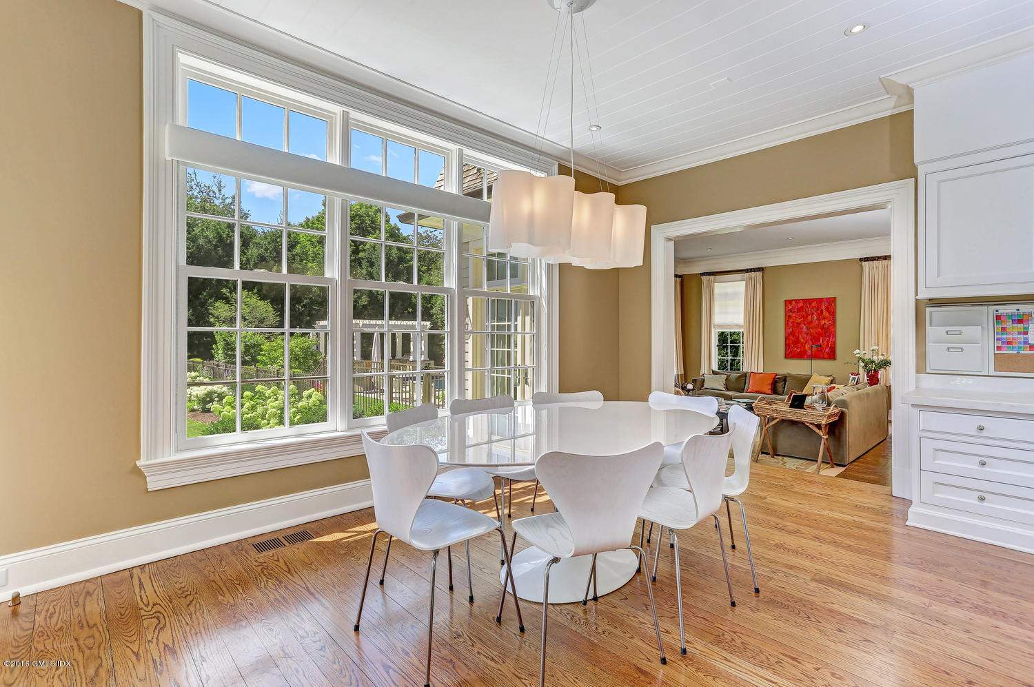 8 Dairy Road Greenwich, CT 06830 - Photo 6 of 22 8 Dairy Rd Greenwich CT 06830-large-019-