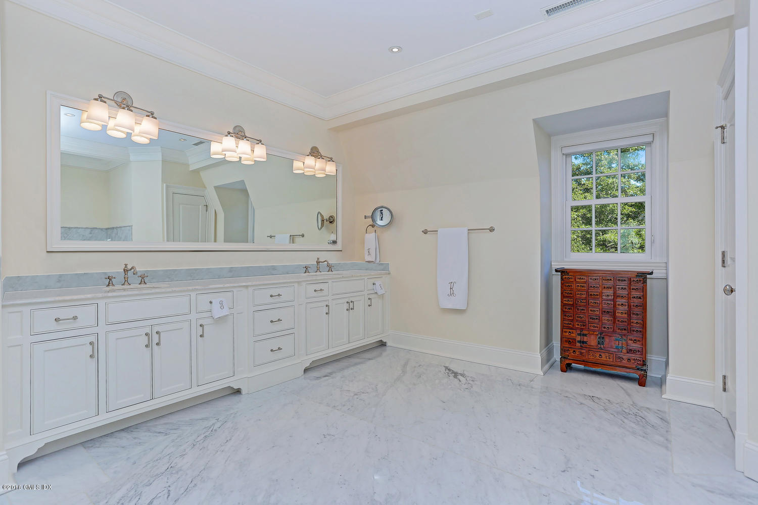 8 Dairy Road Greenwich, CT 06830 - Photo 10 of 22 8 Dairy Rd Greenwich CT 06830-large-033-