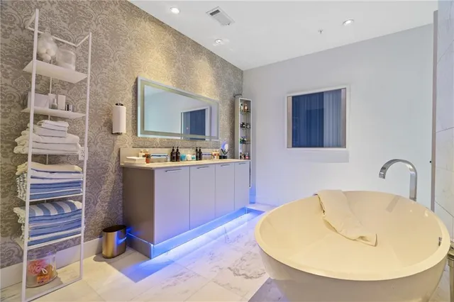 $2,599,000 | 45 Ivan Allen Jr Boulevard Northwest, Unit 2701, Atlanta, GA 30308