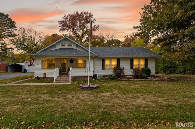 $205,000 | 381 North Center Street, Tilden, IL 62292