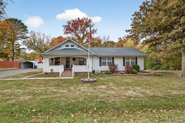 $205,000 | 381 North Center Street, Tilden, IL 62292