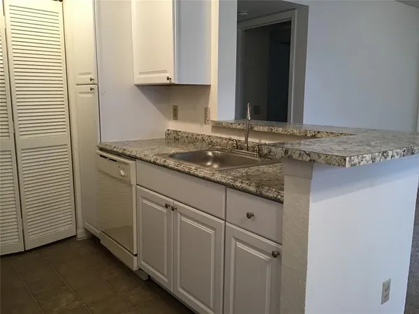 $1,567 | 1029 South Hiawassee Road, Unit 2412, Orlando, FL 32835