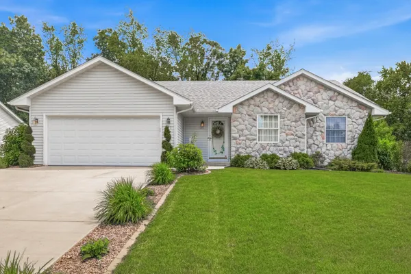 $585,000 | 390 Garrison Drive, Lake Geneva, WI 53147