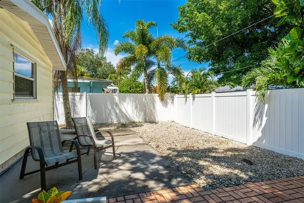 $2,650 | 2363 Milford Circle, Sarasota, FL 34239