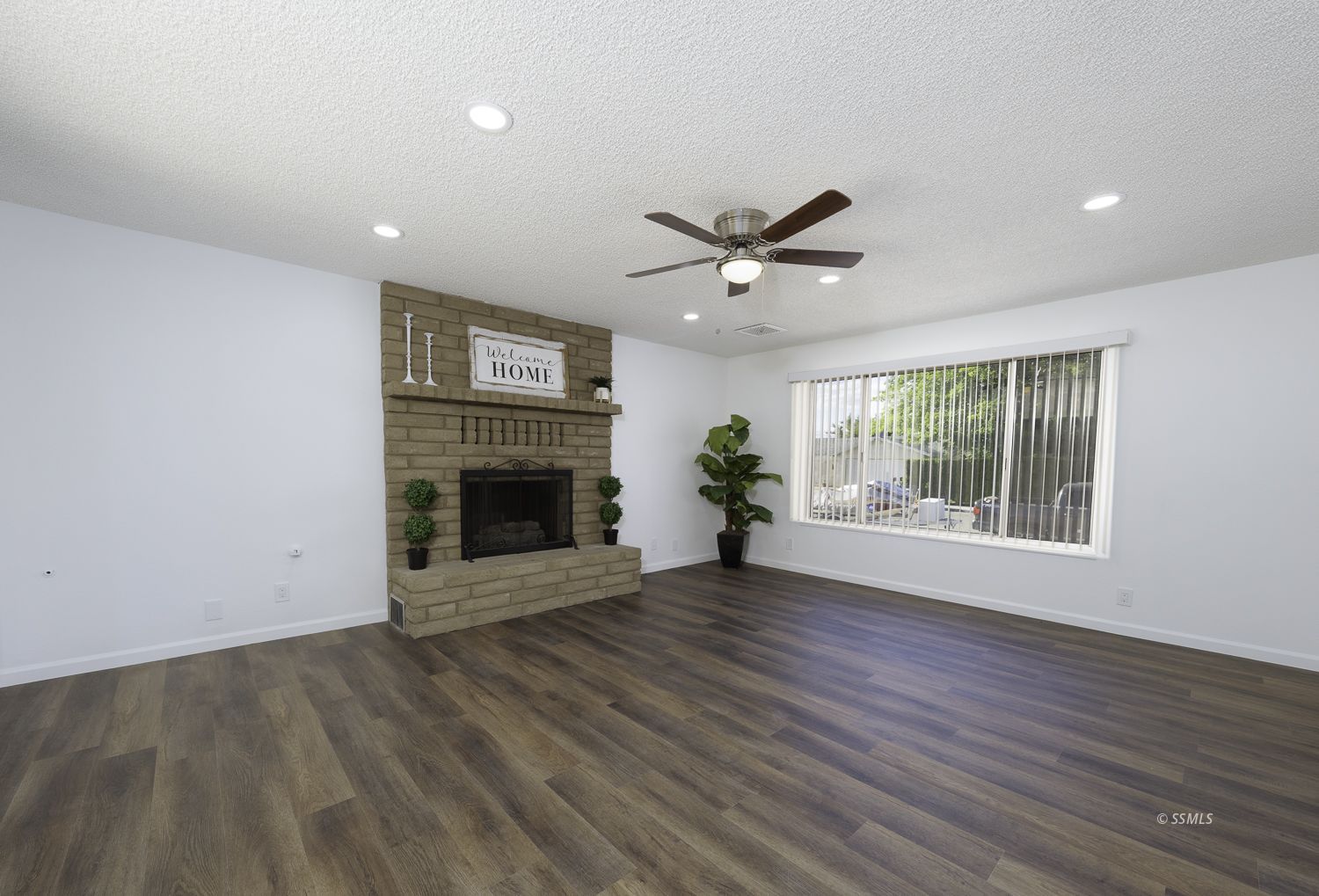 537 West Joyner Avenue Ridgecrest, CA 93555 - Photo 3 of 39