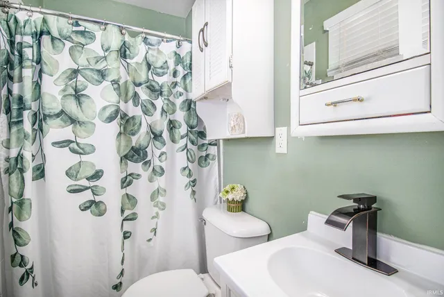 $287,000 | 11211 Idlewood Drive, Osceola, IN 46561